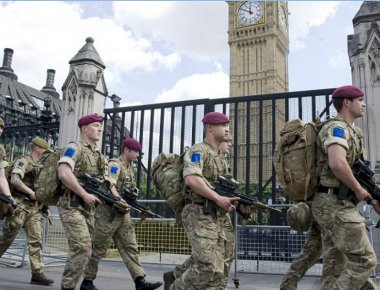 Σε κλοιό τρόμου το Λονδίνο: Πάνω από 1000 στρατιώτες στους δρόμους